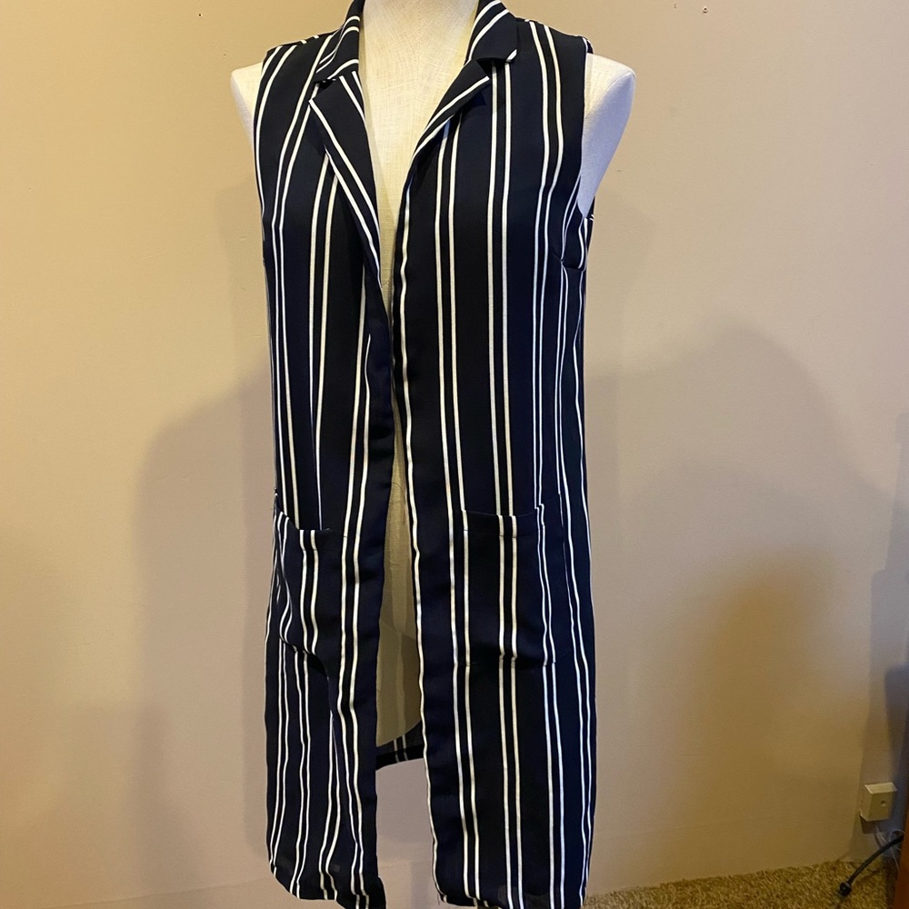 Dress vest black and white
